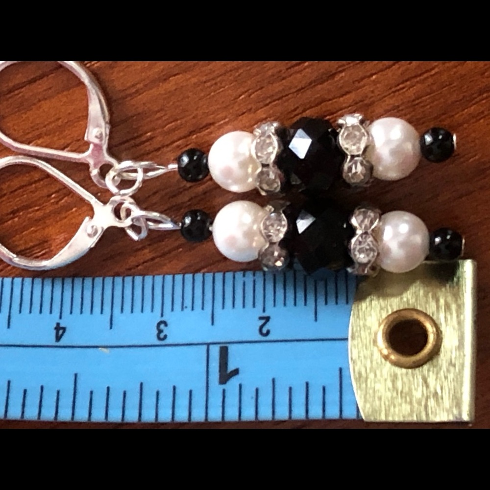 Black Tie Affair - Earrings - Picture 4 of 4